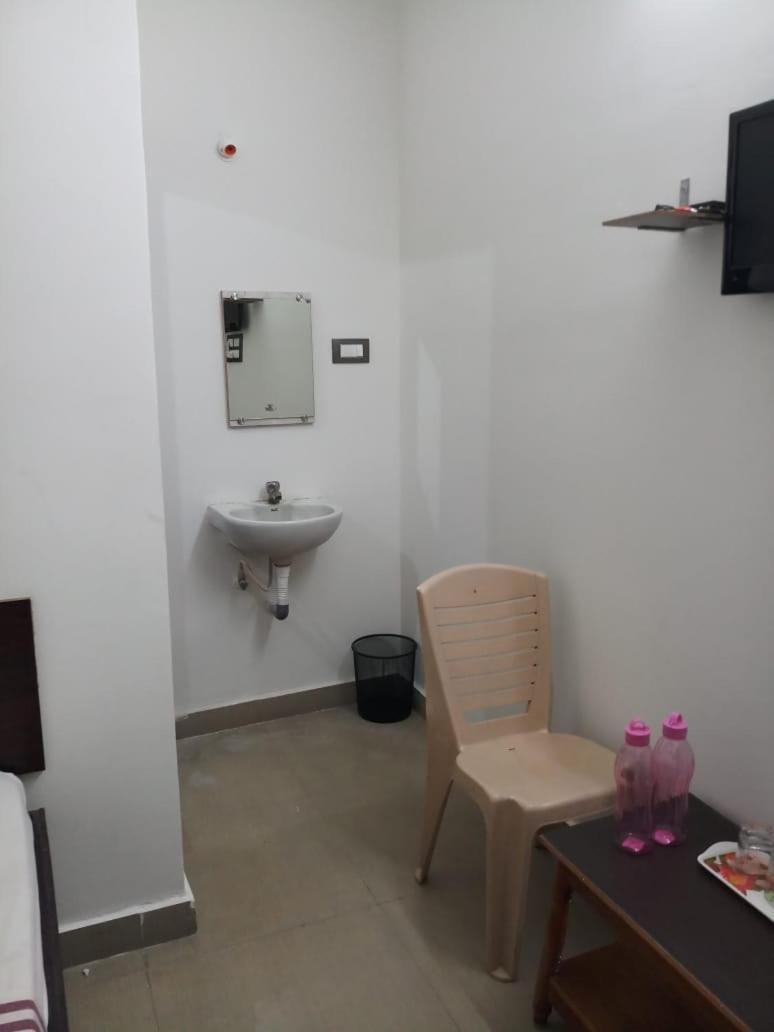 Hotel Sri Kousthubham Residency Tirupati Exterior foto